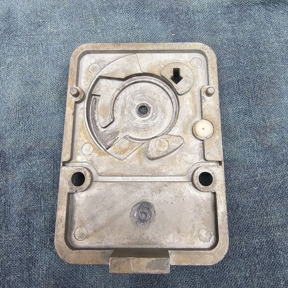 Sargent & Greenleaf G1 Manipulation Proof Lock Backplate 6700 & 8400 Change Key - Picture 4 of 10